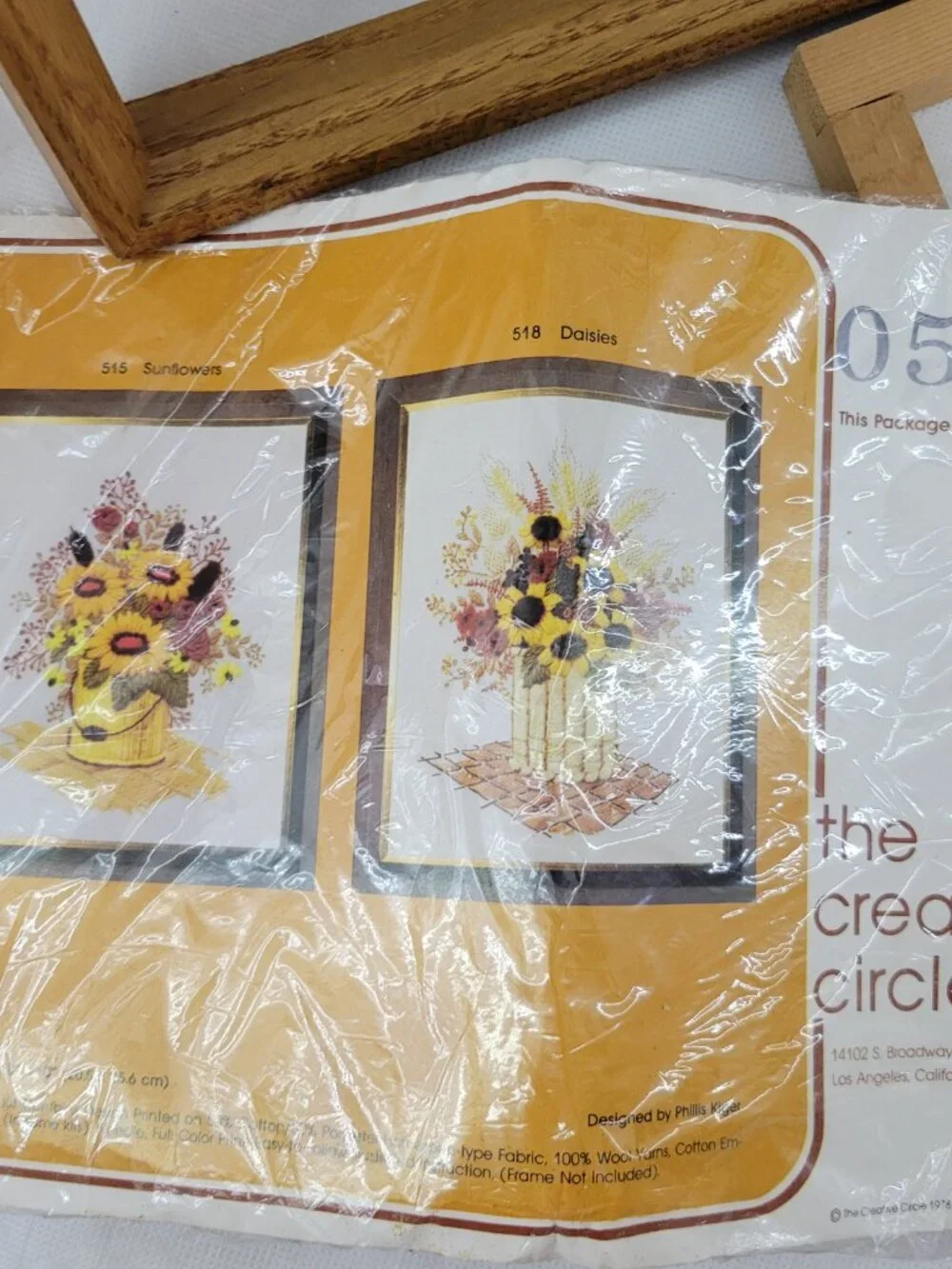 1978 Creative Circle Crewel Kit #515 Sunflowers PLUS Frame and Stretch Bars - fo